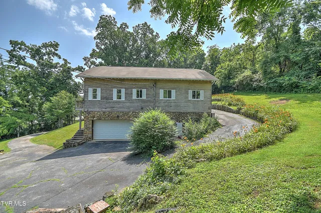 $675,000 | 1027 West Summer Street, Greeneville, TN 37743