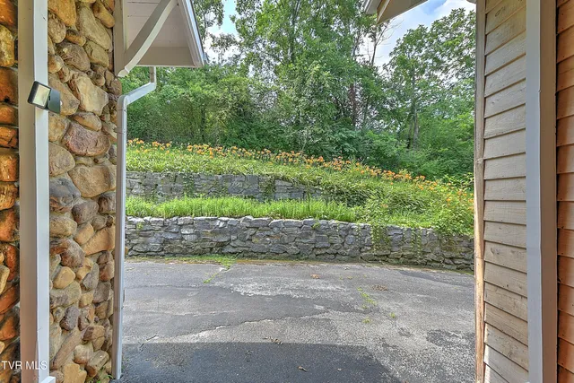 $675,000 | 1027 West Summer Street, Greeneville, TN 37743