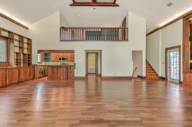 $675,000 | 1027 West Summer Street, Greeneville, TN 37743