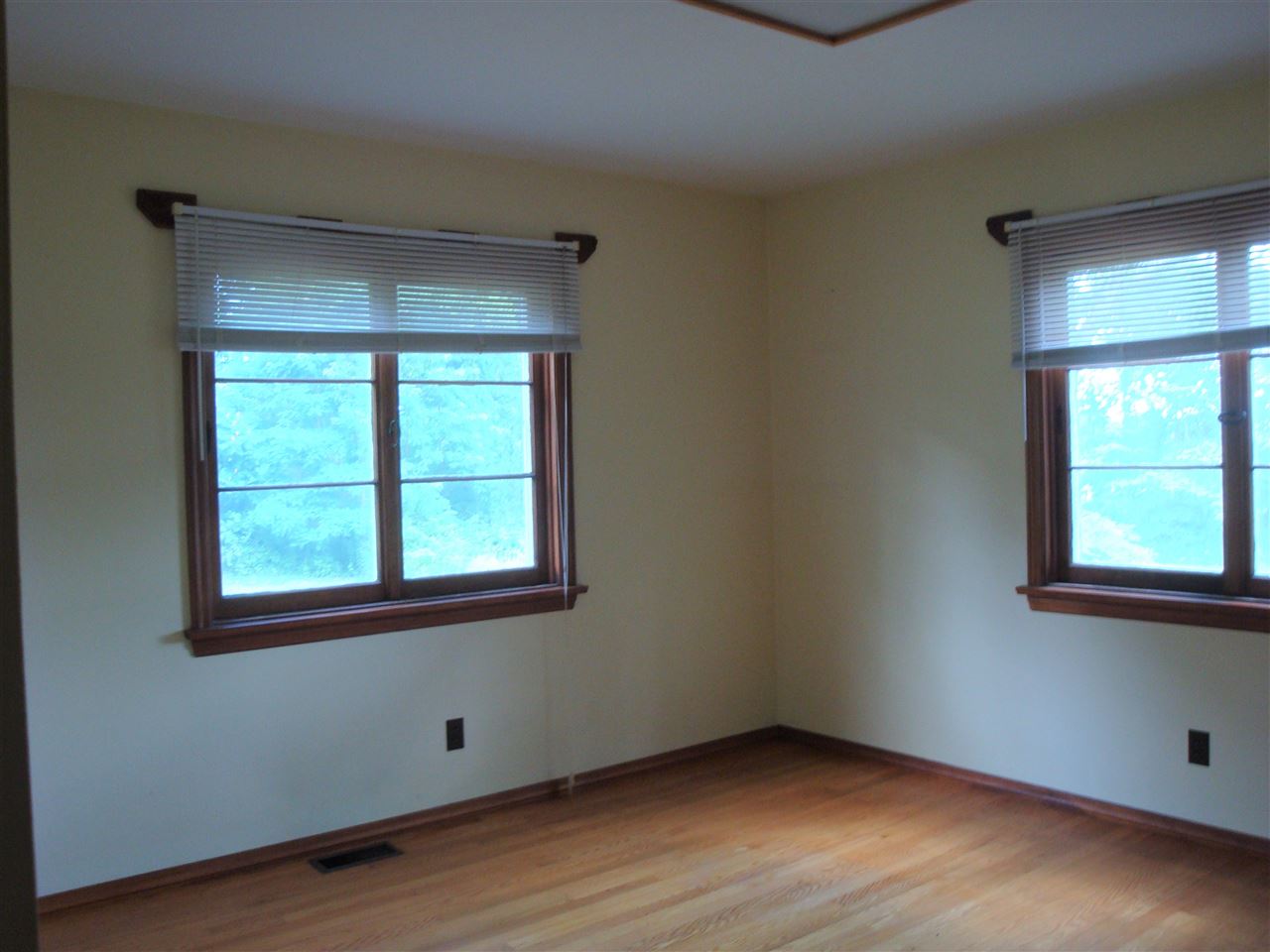 286 Miller Road Dummerston, VT 05346 - Photo 14 of 22