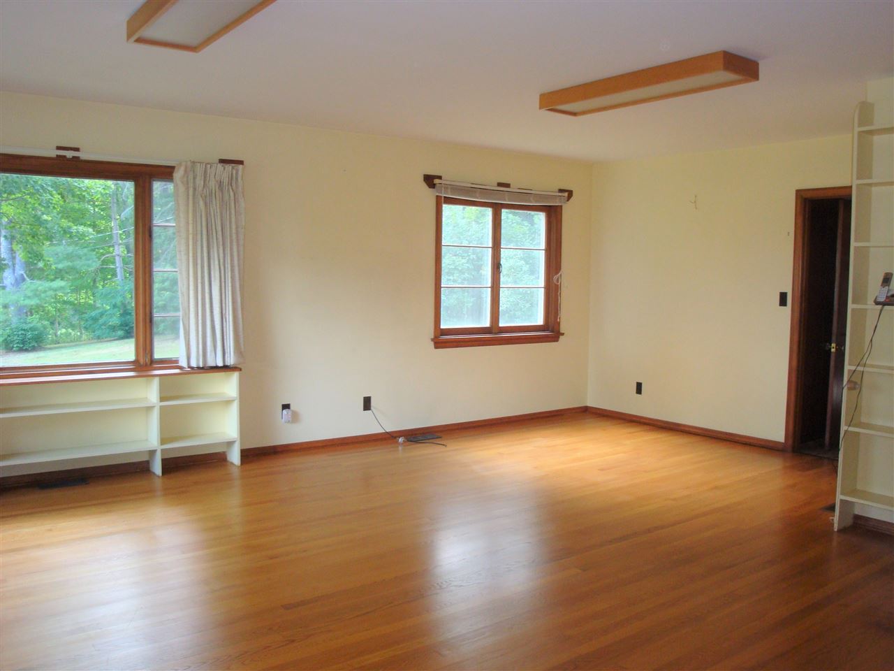 286 Miller Road Dummerston, VT 05346 - Photo 3 of 22