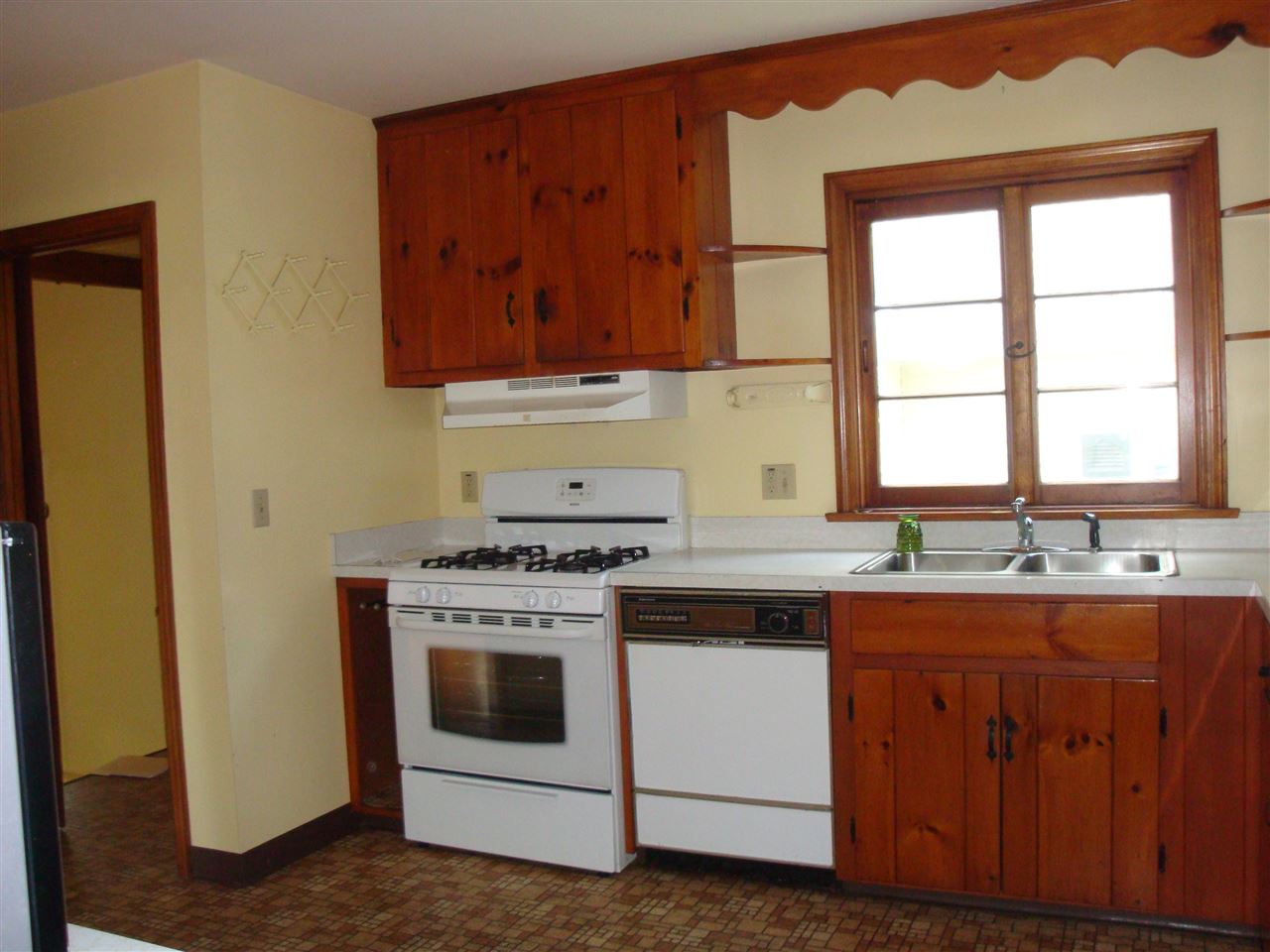 286 Miller Road Dummerston, VT 05346 - Photo 5 of 22