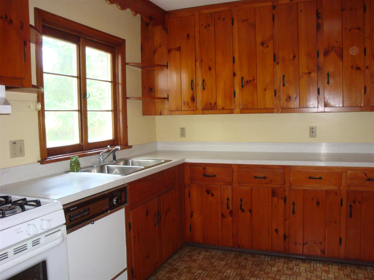 286 Miller Road Dummerston, VT 05346 - Photo 6 of 22