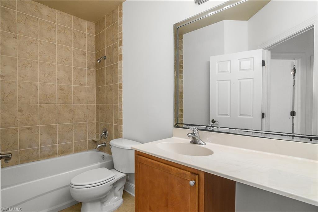 2119 River Ridge Boulevard Fort Myers, FL 33905 - Photo 16 of 19 Guest Bath