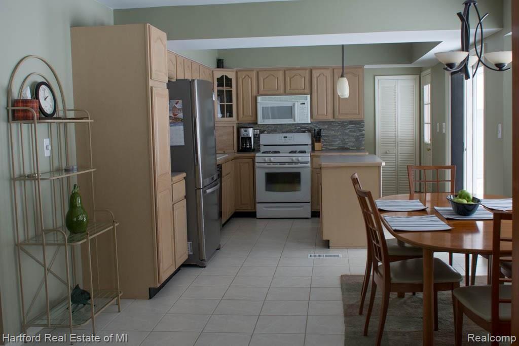 36430 Howard Road Farmington Hills, MI 48331 - Photo 9 of 43