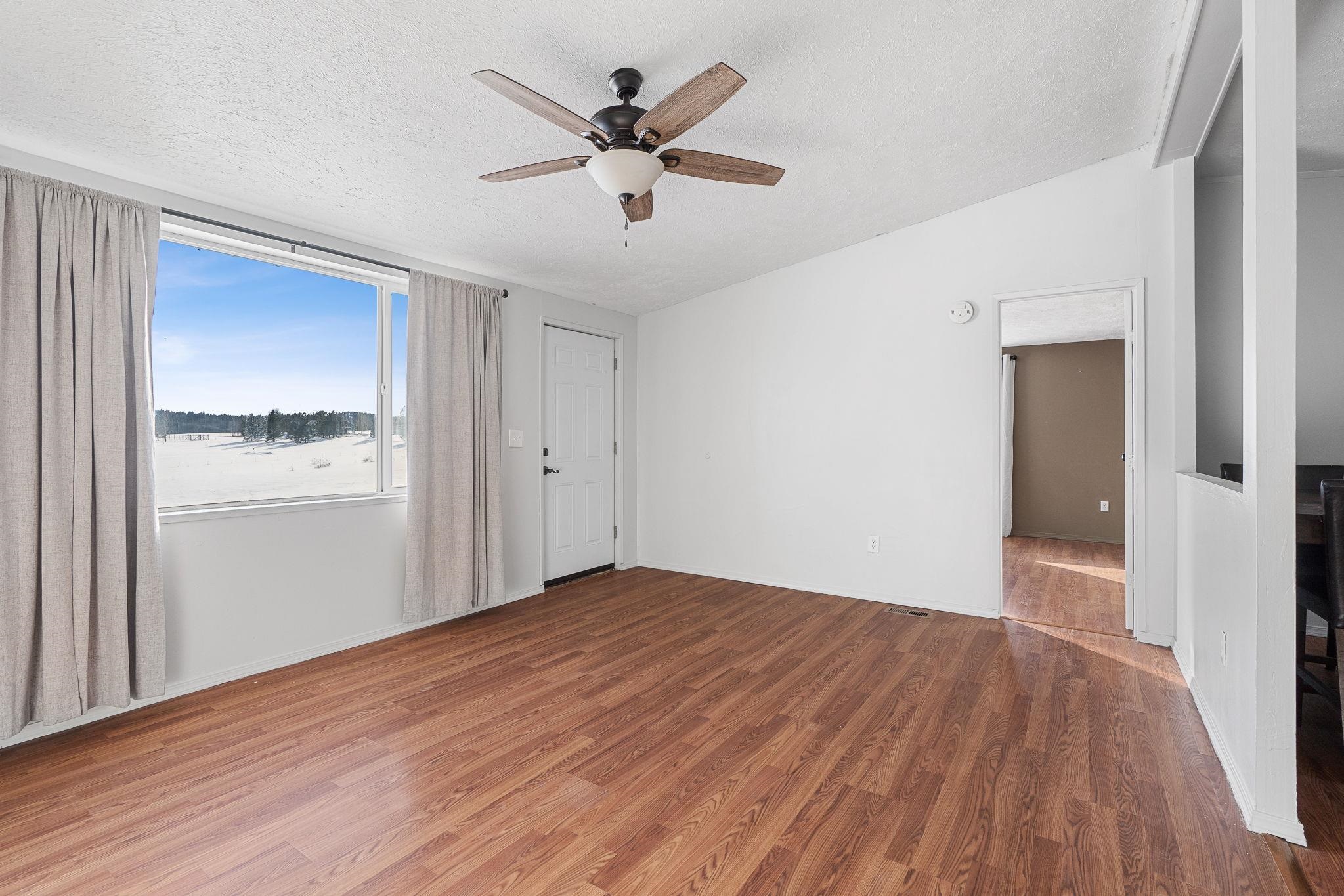 4490 Whittier Road Clayton, WA 99110 - Photo 4 of 31