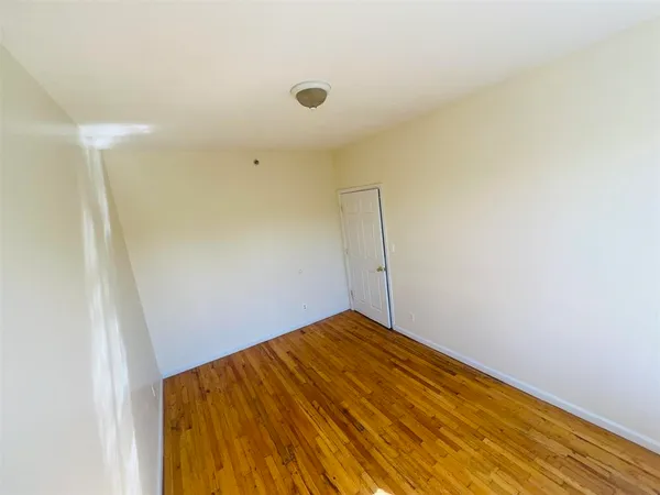 $2,100 | 250 South Orange Avenue, Unit 3, Newark, NJ 07103