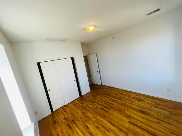 $2,100 | 250 South Orange Avenue, Unit 3, Newark, NJ 07103