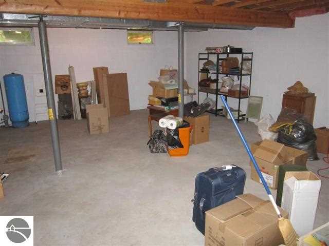 5272 Goodrick Road Traverse City, MI 49684 - Photo 28 of 40 1746762-27.JPG