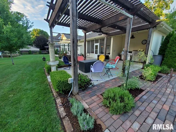 $397,500 | 444 North Academy Street, Galesburg, IL 61401