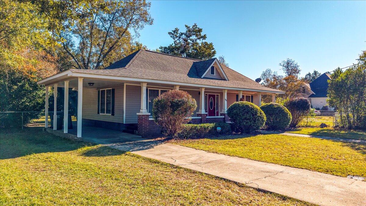 555 West Barkley Street Elloree, SC 29047 - Photo 4 of 44 04-555 W Barkley-14