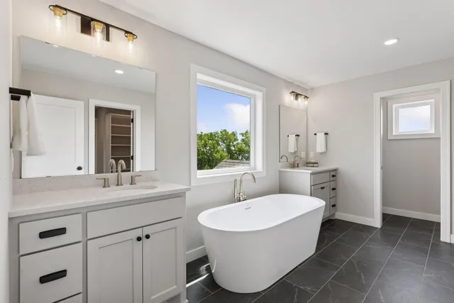 $925,000 | 5840 Freeland Bay North, Hugo, MN 55038