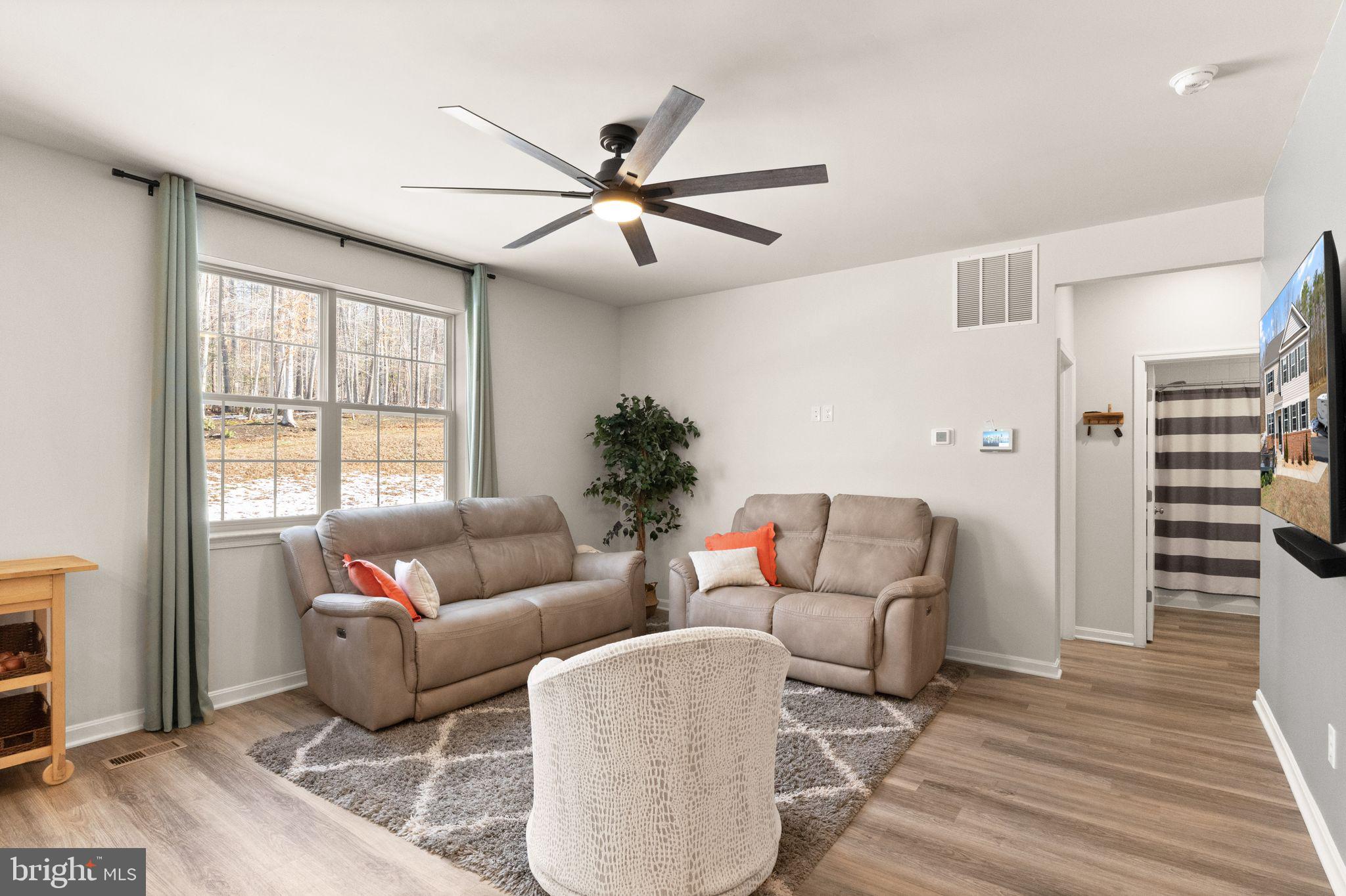 180 Pinewood Road Fredericksburg, VA 22405 - Photo 22 of 76 Great space for TV time!