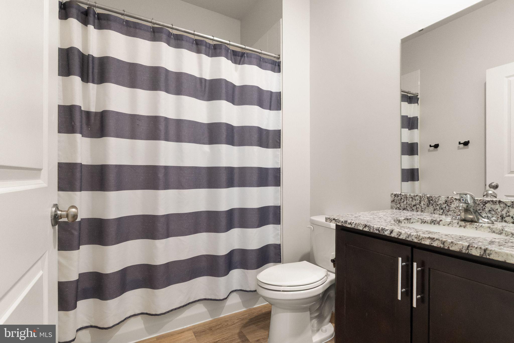 180 Pinewood Road Fredericksburg, VA 22405 - Photo 28 of 76 FULL bath on the Main Level.