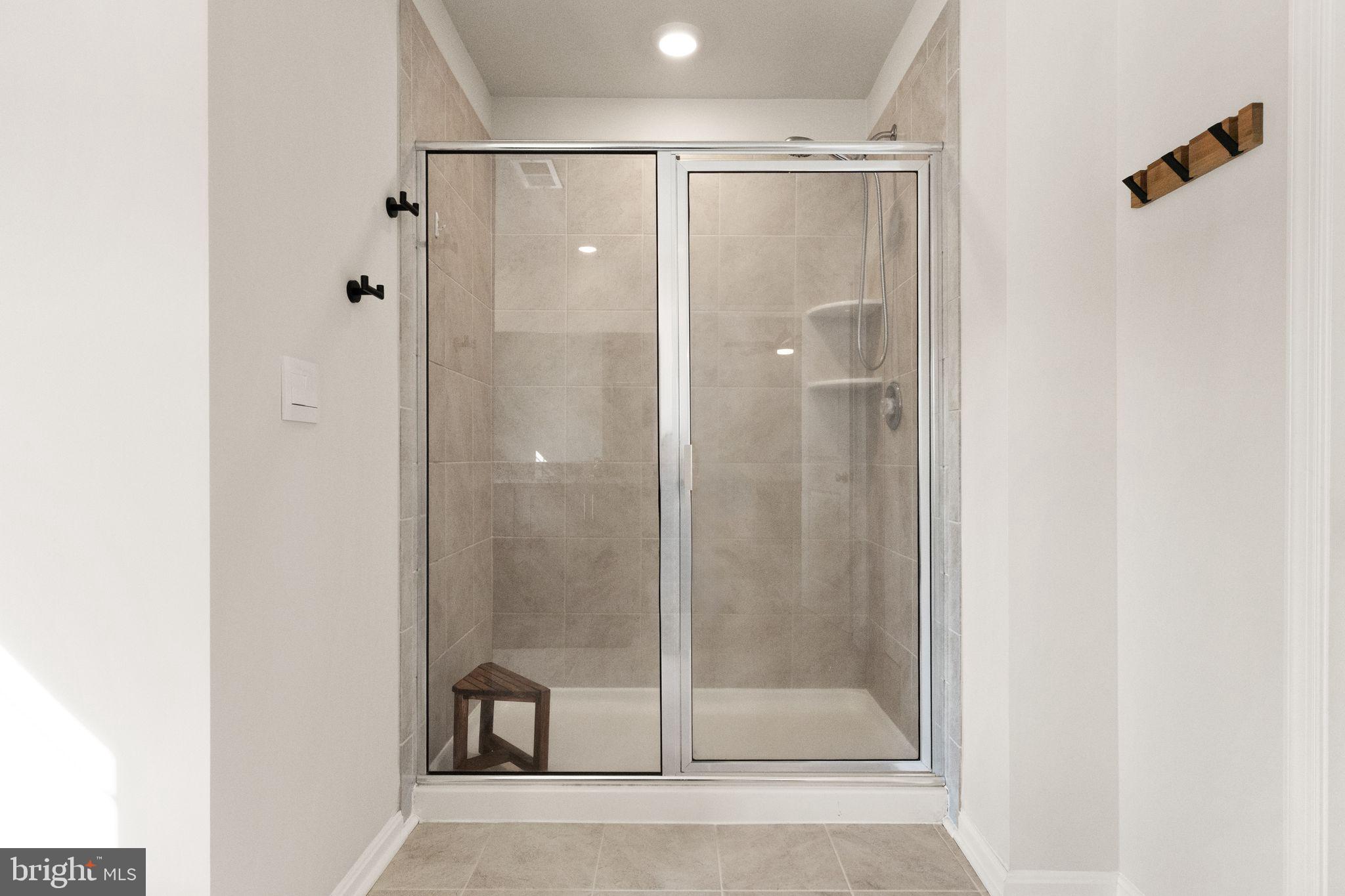 180 Pinewood Road Fredericksburg, VA 22405 - Photo 39 of 76 Ample Shower!