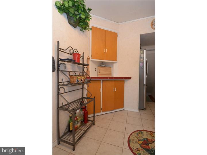 6413 Morris Park Road Philadelphia, PA 19151 - Photo 15 of 24 Kitchen