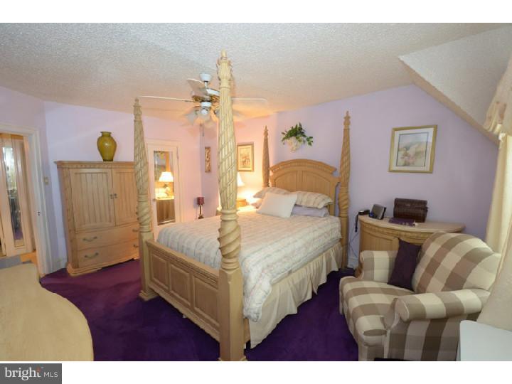 6413 Morris Park Road Philadelphia, PA 19151 - Photo 19 of 24 Bedroom - Main