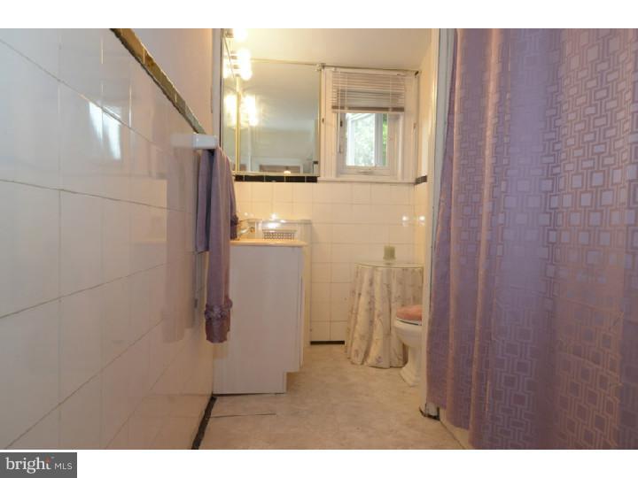 6413 Morris Park Road Philadelphia, PA 19151 - Photo 21 of 24 Bathroom