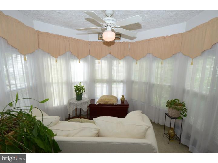 6413 Morris Park Road Philadelphia, PA 19151 - Photo 8 of 24 Enclosed Porch