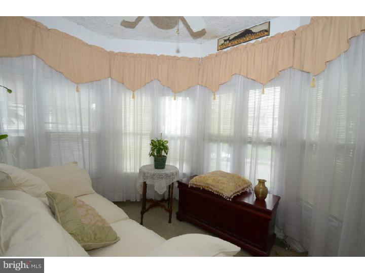 6413 Morris Park Road Philadelphia, PA 19151 - Photo 9 of 24 Enclosed Porch