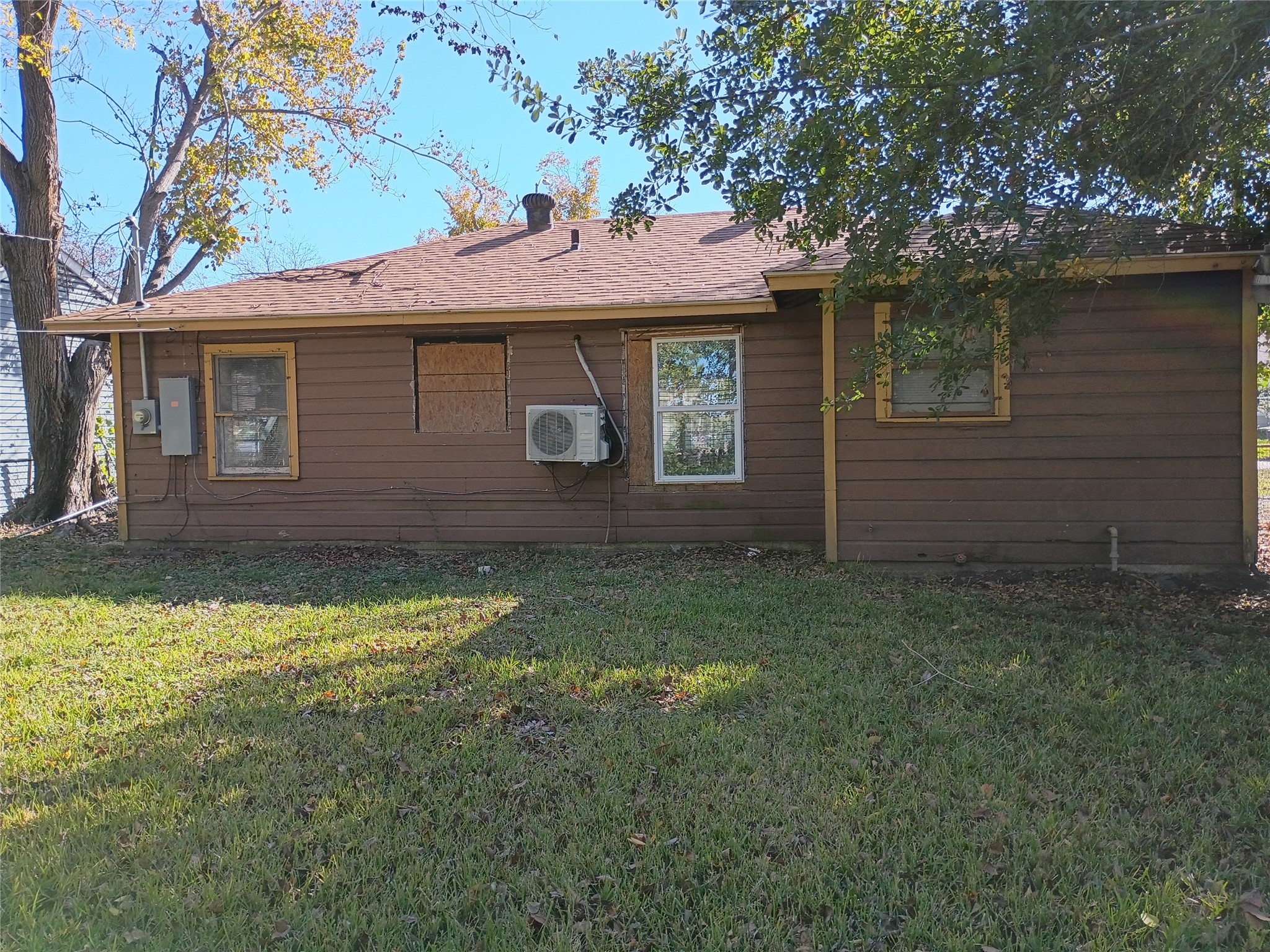 5617 Malmedy Road Houston, TX 77033 - Photo 11 of 12 a view of a house with a yard