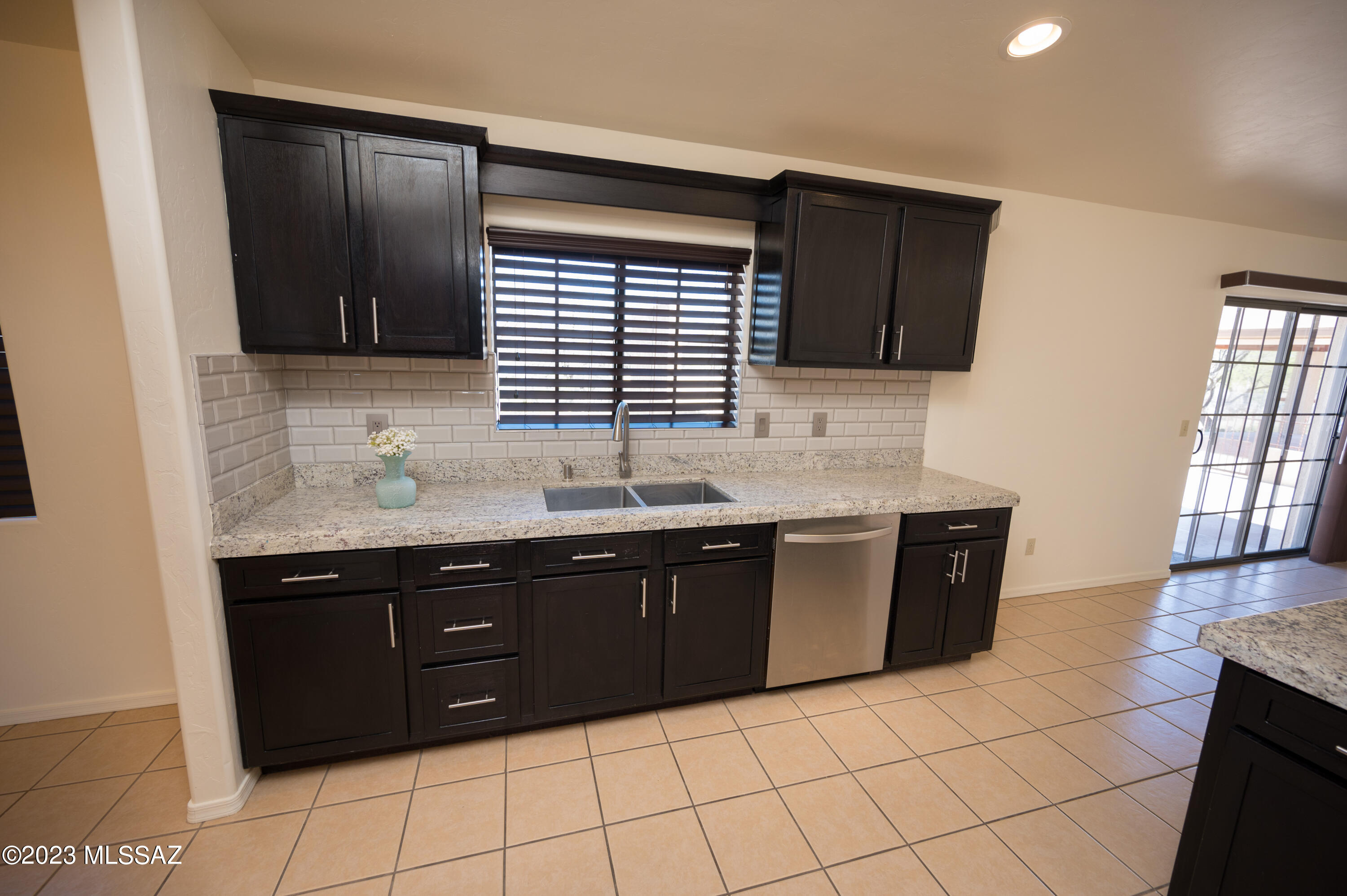 1062 Mal Court Rio Rico, AZ 85648 - Photo 8 of 49 Gallery Image 8