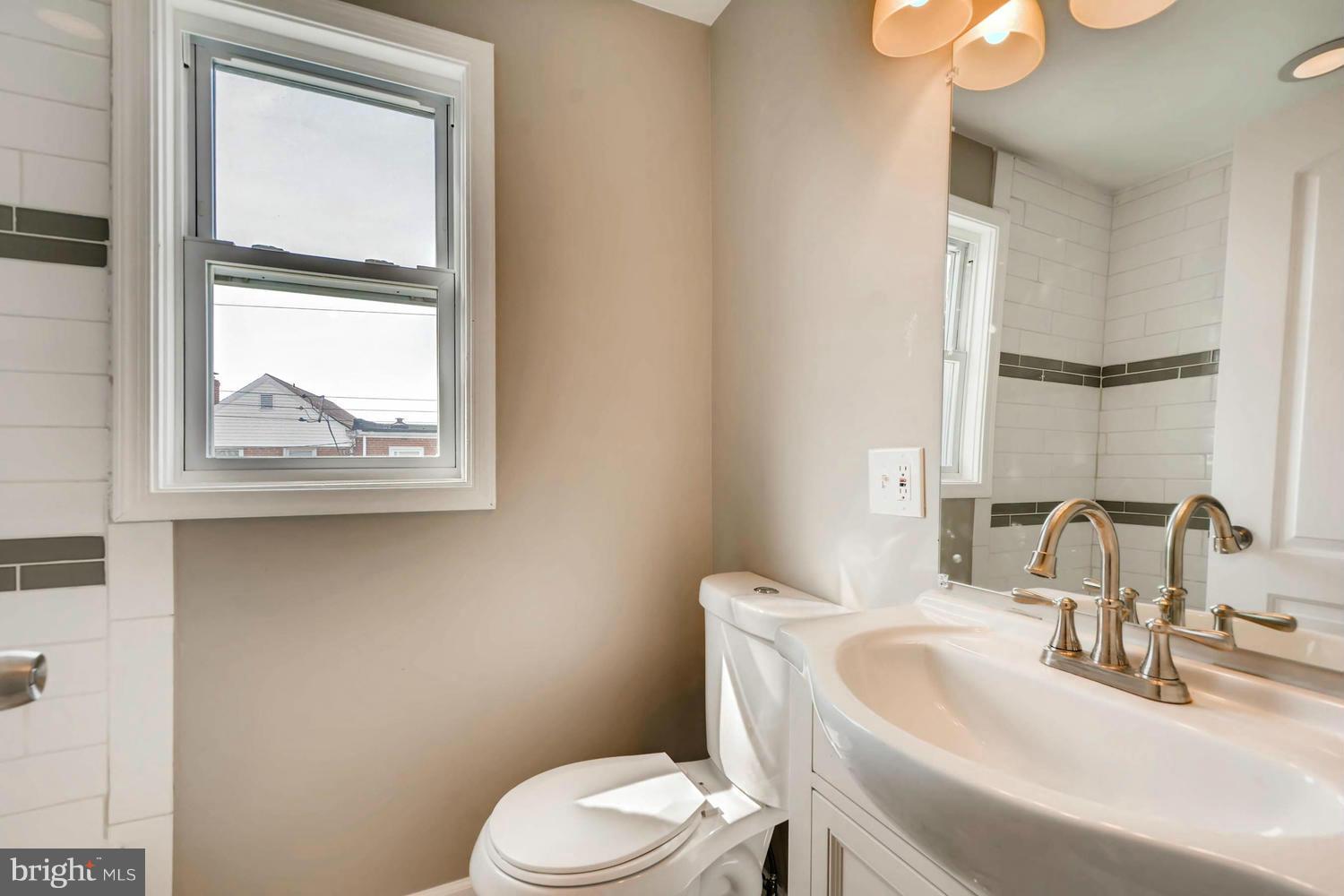 7434 Edsworth Road Baltimore, MD 21222 - Photo 21 of 30 Bath