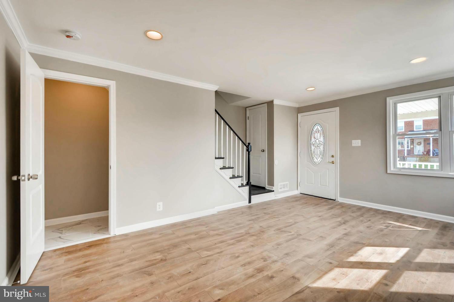 7434 Edsworth Road Baltimore, MD 21222 - Photo 5 of 30 Living Room