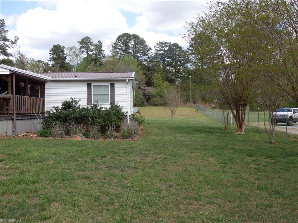 492 Mt Shepherd Road Asheboro, NC 27205 - Photo 34 of 43 Side yard