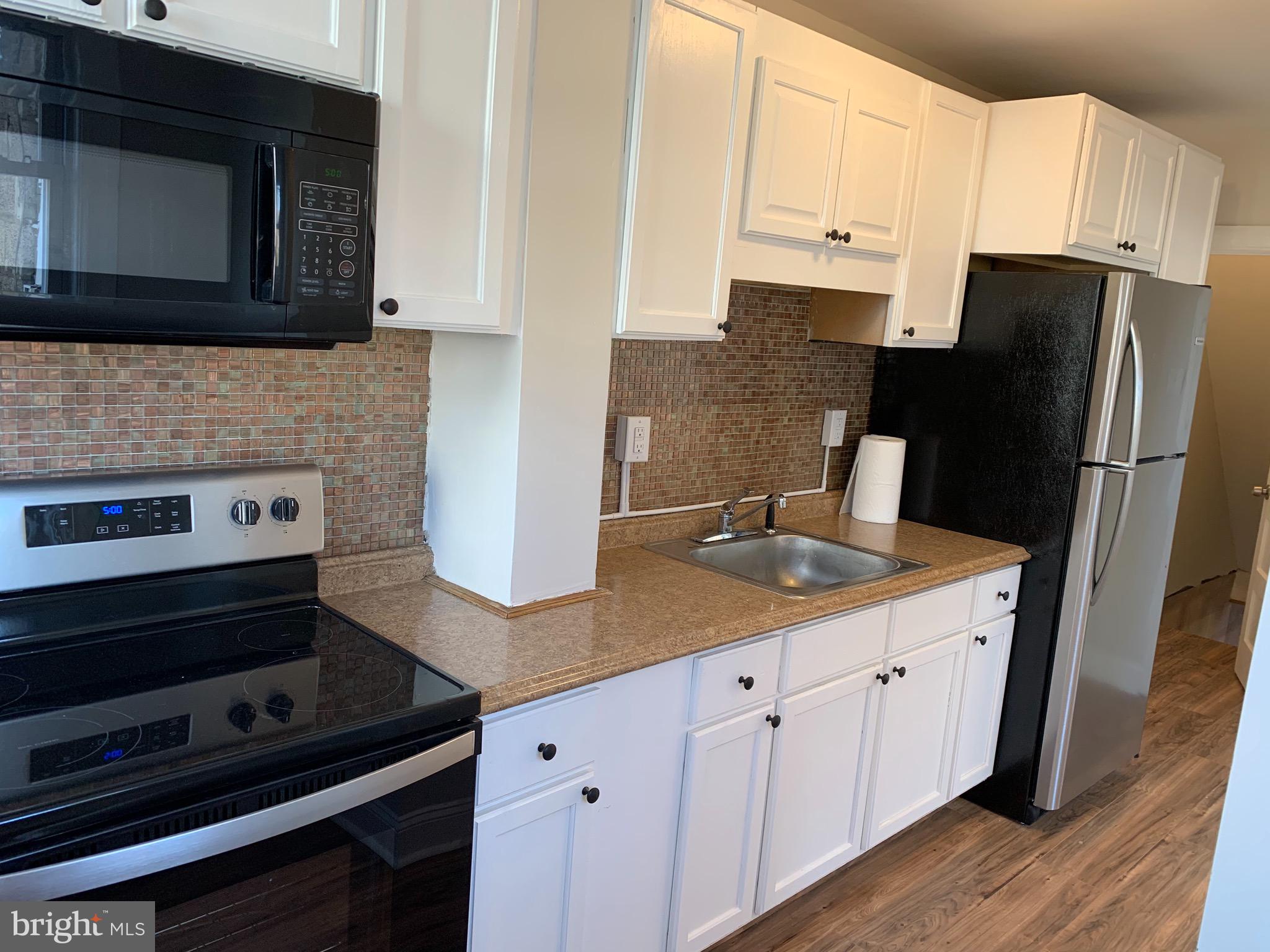 501 Littlecroft Road Upper Darby, PA 19082 - Photo 2 of 12