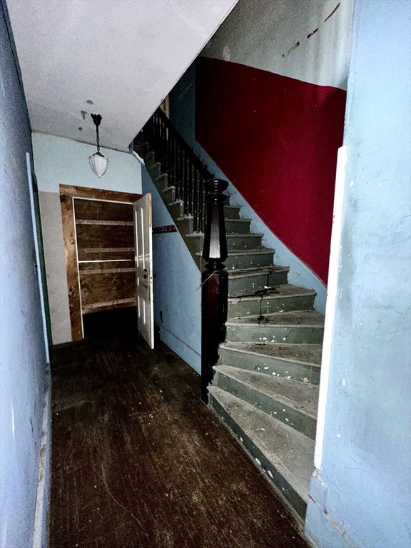 146 Bay Street Springfield, MA 01109 - Photo 17 of 39 a view of entryway