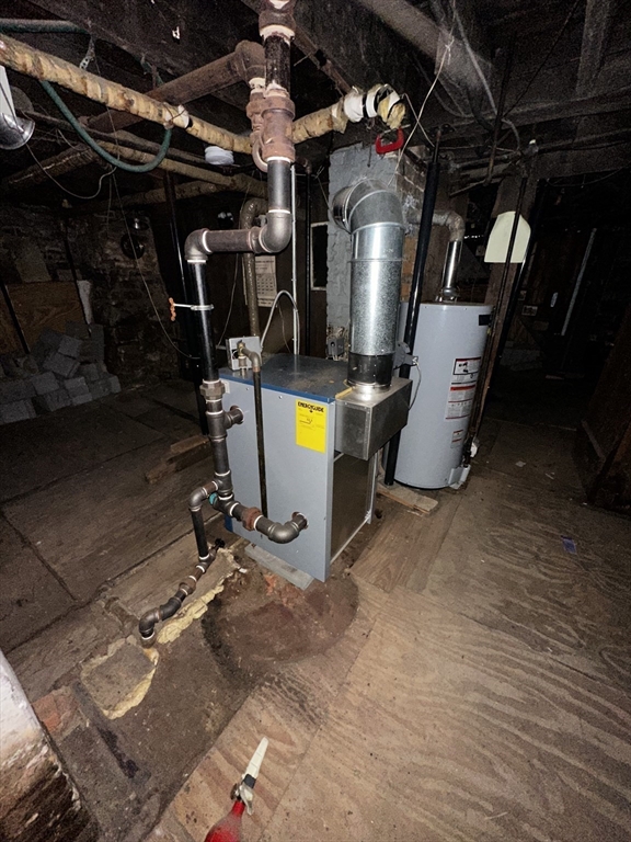 146 Bay Street Springfield, MA 01109 - Photo 31 of 39 a view of a room with gym equipment