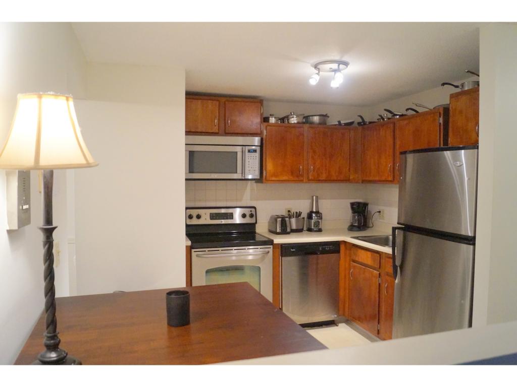 133 English Village Road, Unit 204 Manchester, NH 03102 - Photo 4 of 21