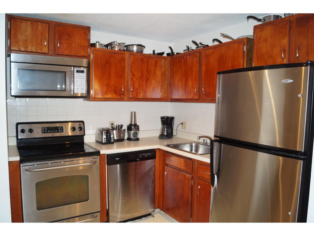 133 English Village Road, Unit 204 Manchester, NH 03102 - Photo 6 of 21