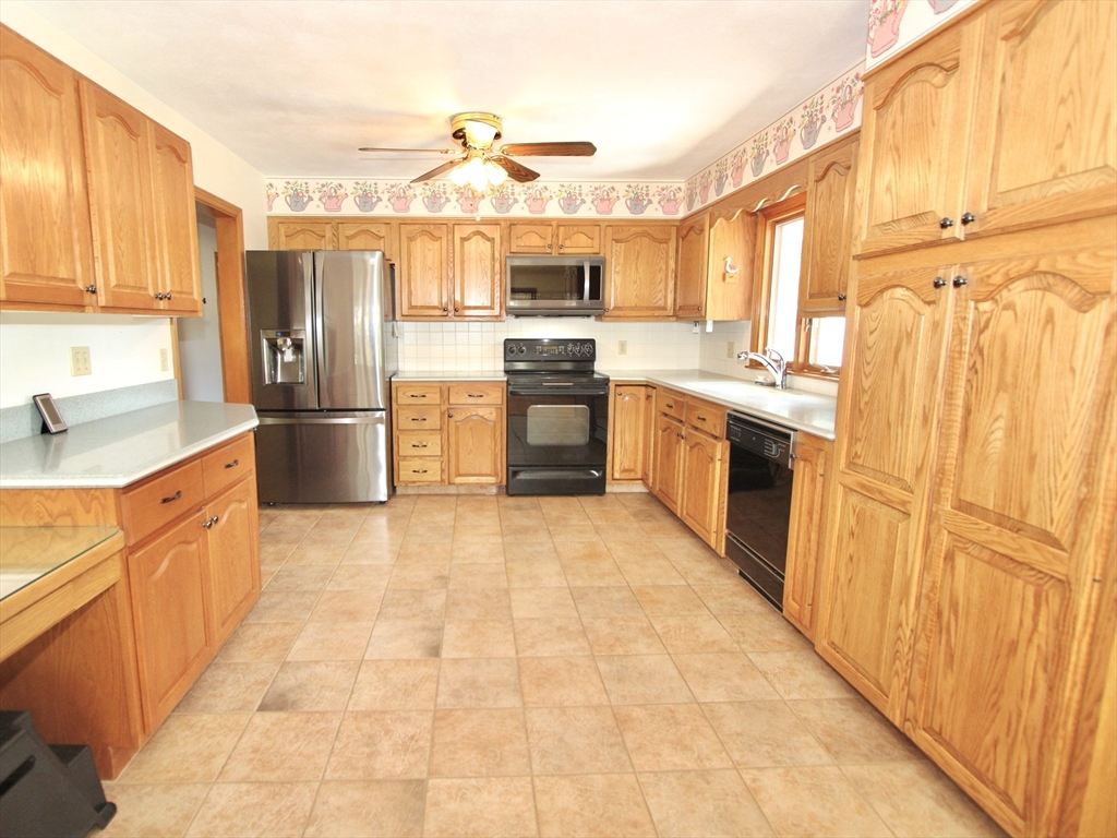 150 Putnam Road Holden, MA 01520 - Photo 7 of 28 Gallery Image 7