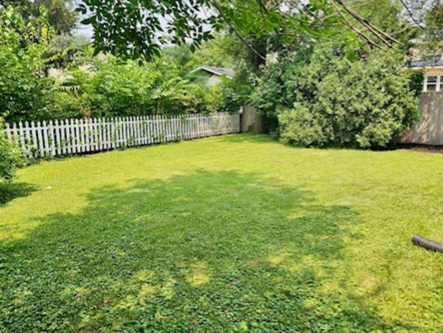 200 South Delaplaine Road Riverside, IL 60546 - Photo 4 of 21 a view of an outdoor space and swimming pool