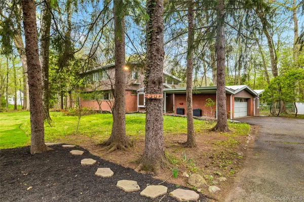$899,000 | 230 Sickletown Road, West Nyack, NY 10994