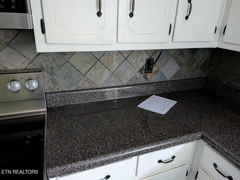 6102 Stormer Road Knoxville, TN 37918 - Photo 7 of 13 6102-Stormer-Road-07