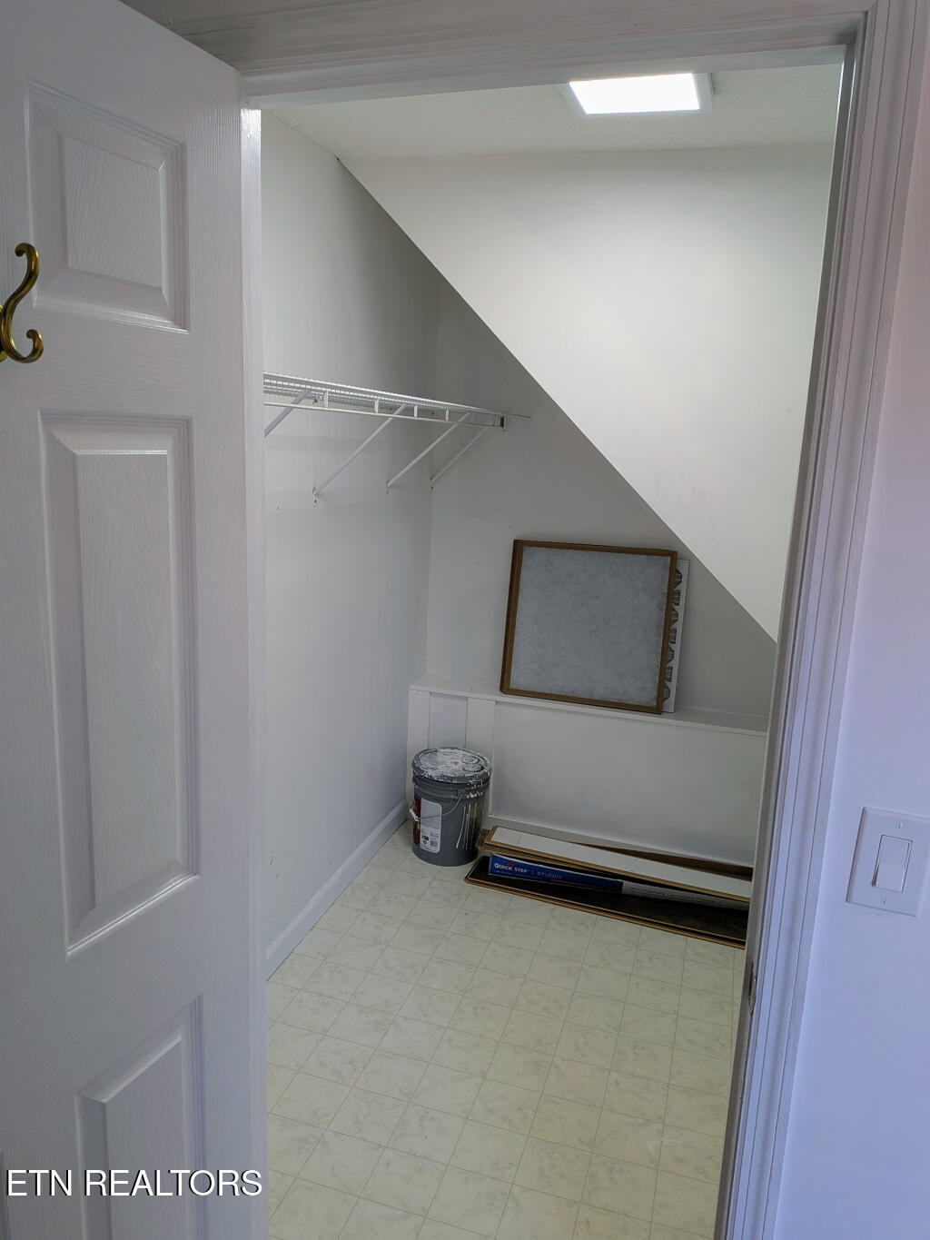 6102 Stormer Road Knoxville, TN 37918 - Photo 10 of 13 6102-Stormer-Road-10