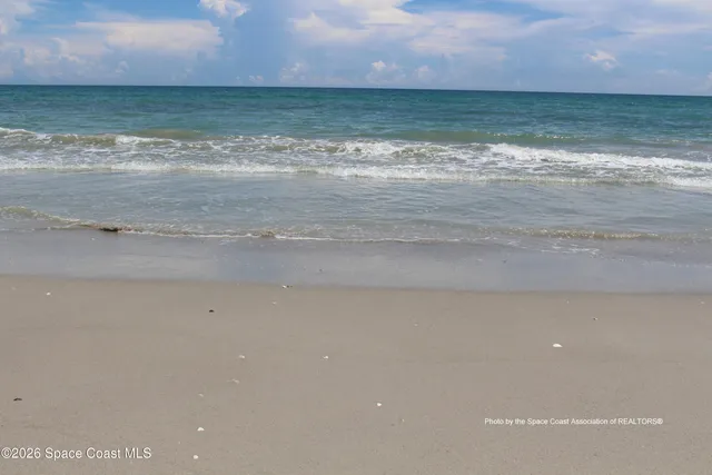 $249,900 | 419 Ocean Avenue, Unit 204, Melbourne Beach, FL 32951