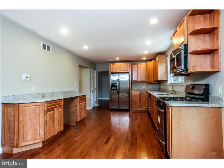 229 Tuscany Road Aston, PA 19014 - Photo 3 of 15
