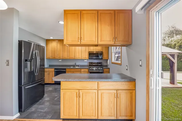 $799,000 | 15 Whalen Street, North Babylon, NY 11703