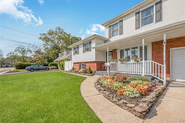 $799,000 | 15 Whalen Street, North Babylon, NY 11703