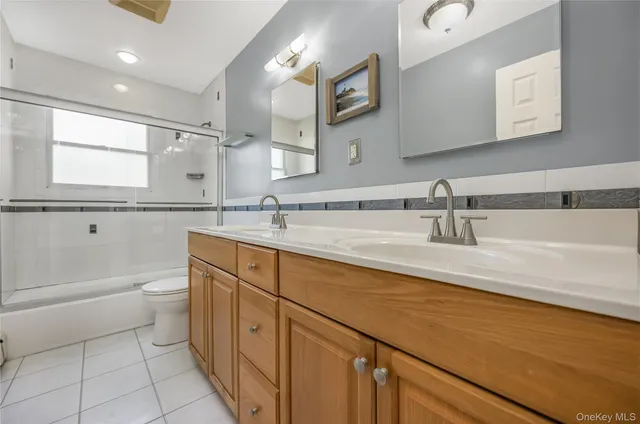 $799,000 | 15 Whalen Street, North Babylon, NY 11703