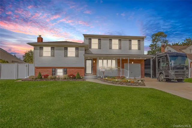 $799,000 | 15 Whalen Street, North Babylon, NY 11703