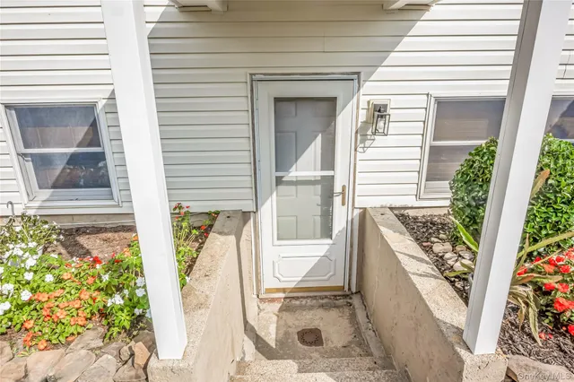 $799,000 | 15 Whalen Street, North Babylon, NY 11703