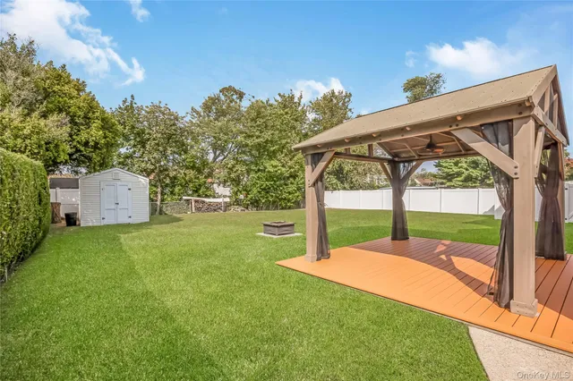 $799,000 | 15 Whalen Street, North Babylon, NY 11703