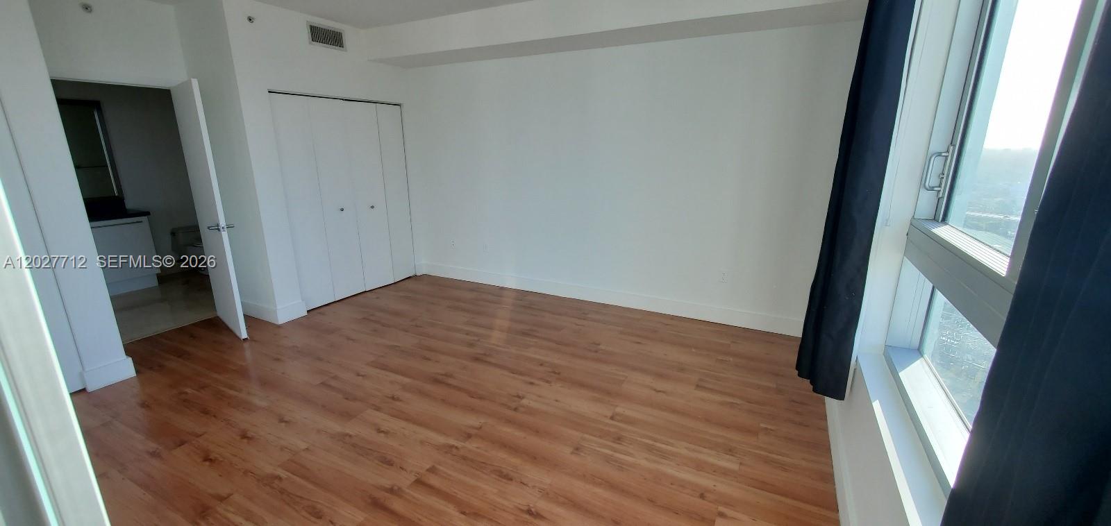 90 Southwest 3rd Street, Unit 2705 Miami, FL 33130 - Photo 9 of 10