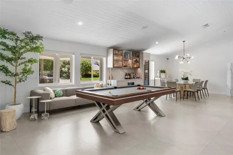 $2,895,000 | 9201 Southwest 102nd Street, Miami, FL 33176
