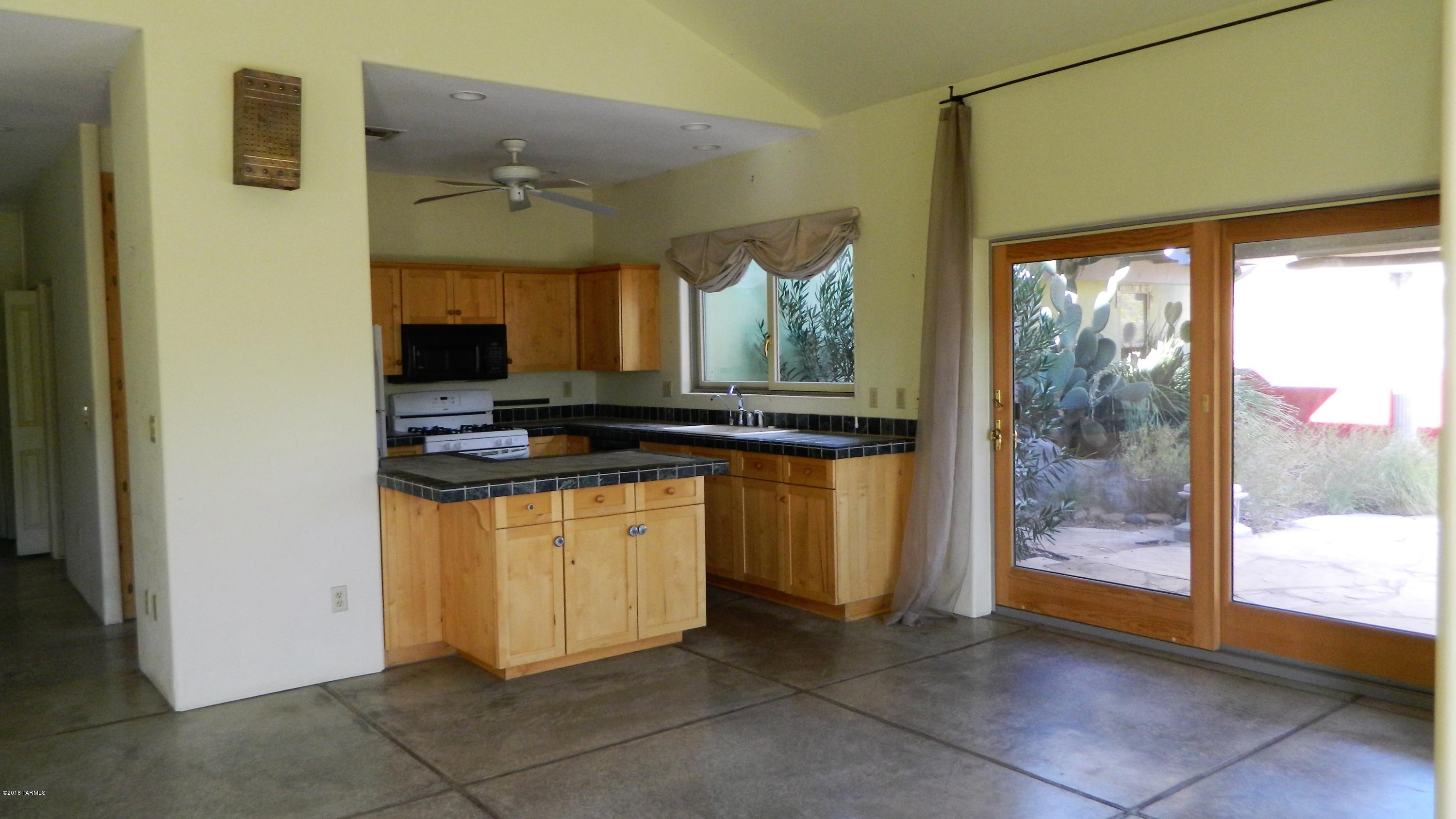 160 Three R Avenue Patagonia, AZ 85624 - Photo 12 of 38